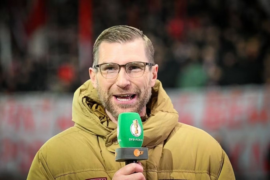 Uli Henes hochet Per Mertezakera v pravlenie DFB